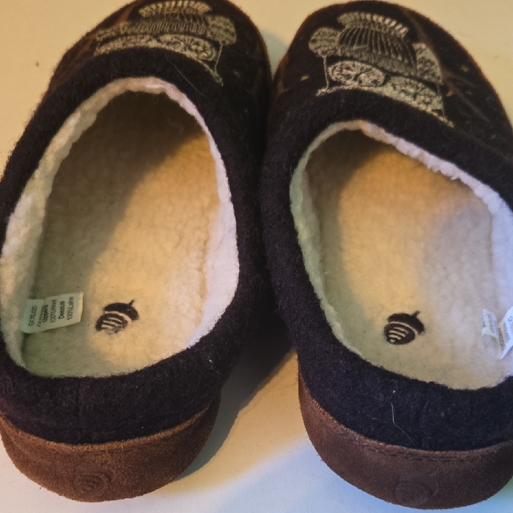 Acorn Black and Brown Owl Slippers - Picture 3 of 8